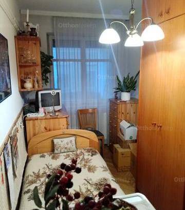 Debreceni eladó lakás, 2+1 szobás, 63 négyzetméteres