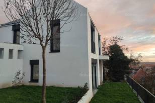 Pécsi új építésű családi ház eladó, 125 négyzetméteres, 3+1 szobás