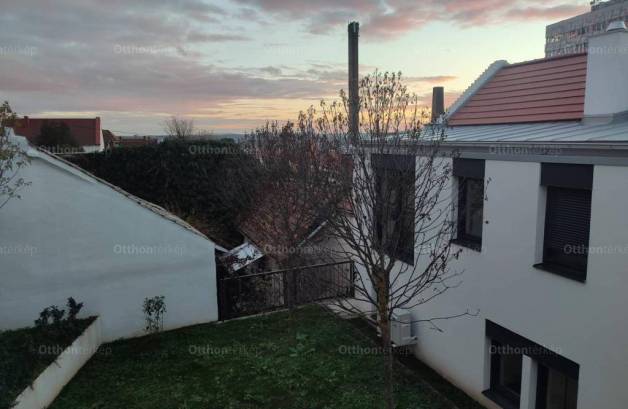 Pécsi új építésű családi ház eladó, 128 négyzetméteres, 3+1 szobás