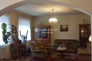 Kaposvári eladó családi ház, 5+1 szobás, 319 négyzetméteres
