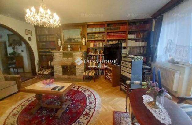 Családi ház eladó Pécs, 250 négyzetméteres