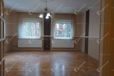 Debreceni eladó családi ház, 5 szobás, 232 négyzetméteres