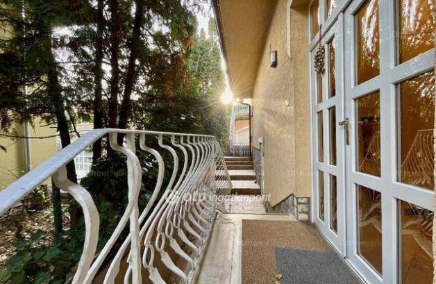 Budapesti családi ház eladó, Németvölgy, 6 szobás