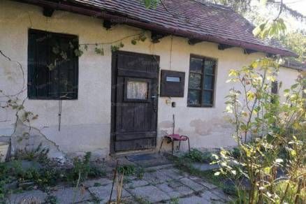 Eladó családi ház Pécs a Bálicsi úton, 2 szobás