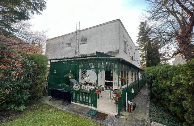 Családi ház eladó Budapest, 318 négyzetméteres