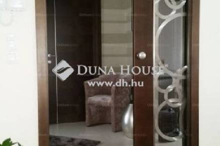Eladó 6 szobás családi ház Debrecen a Verseny utcában