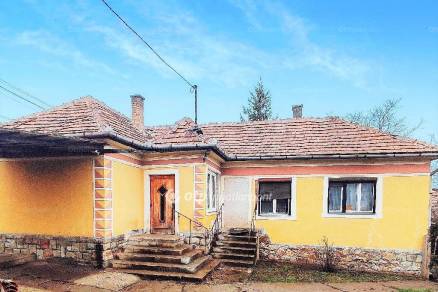 Kazincbarcika eladó családi ház a Tardonai úton