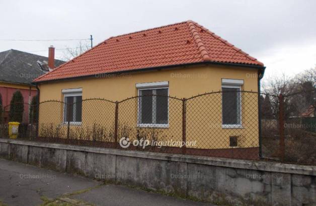 Eladó 3 szobás családi ház Veszprém