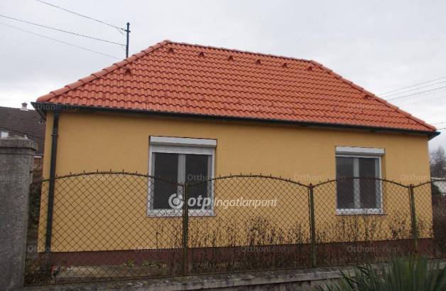 Eladó 3 szobás családi ház Veszprém