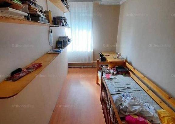 Eladó családi ház Debrecen, 8 szobás