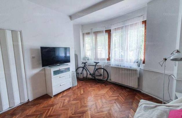 Budapesti eladó családi ház, 9+2 szobás, 320 négyzetméteres