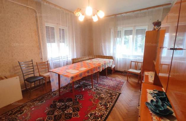 Dunaújváros 3 szobás családi ház eladó a Baracsi úton