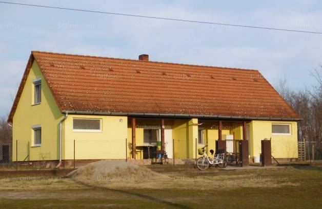 Eladó családi ház Kunadacs a Felsőadacs tanyán, 15 szobás