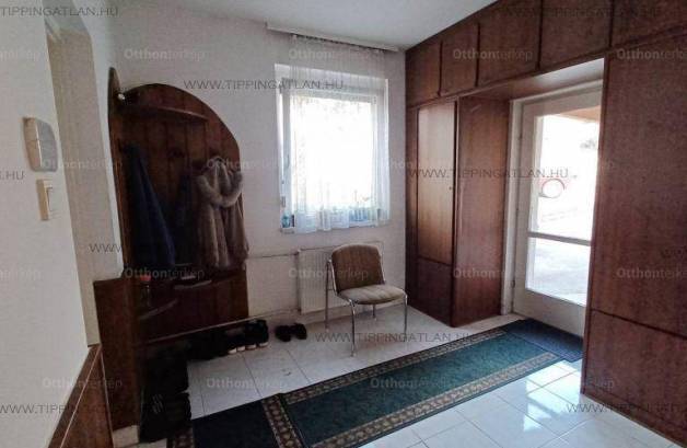 Családi ház eladó Szentendre, a Barackos úton, 336 négyzetméteres