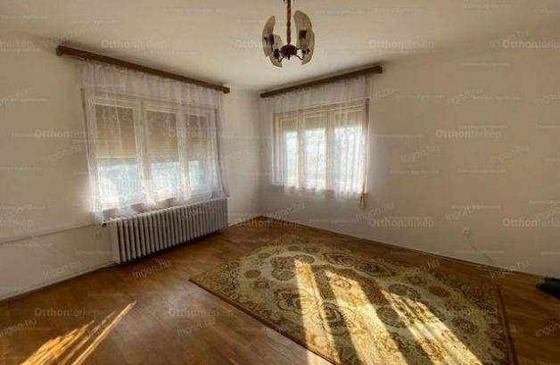 Budapesti eladó családi ház, 3+2 szobás, 140 négyzetméteres