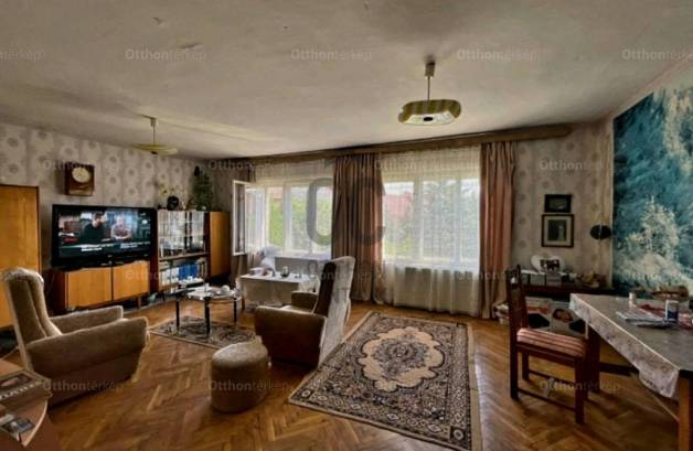 Eladó családi ház Pécs, 9 szobás