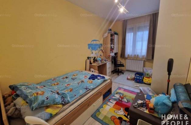 Szegedi családi ház eladó, 80 négyzetméteres, 3 szobás