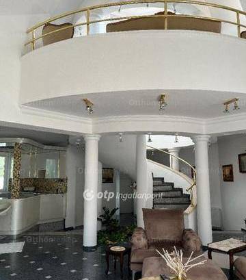 Budapesti családi ház eladó, 341 négyzetméteres, 6+1 szobás