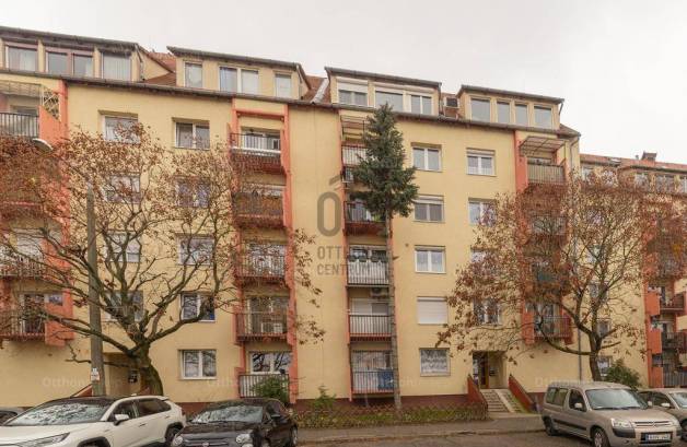Budapesti lakás eladó, 52 négyzetméteres, 3 szobás