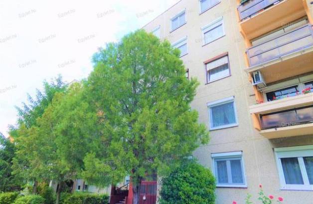 Budapesti eladó lakás, 3+1 szobás, 72 négyzetméteres