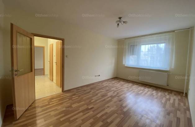 Eladó, Győr, 2 szobás