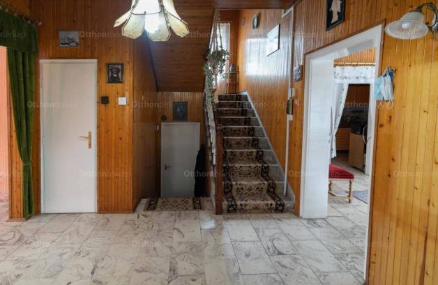 Budapest eladó családi ház Alsórákoson a Bonyhádi úton, 140 négyzetméteres