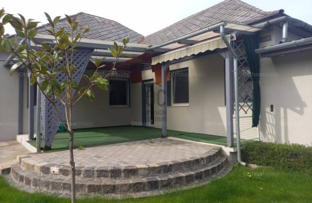 Családi ház eladó Baja, 123 négyzetméteres
