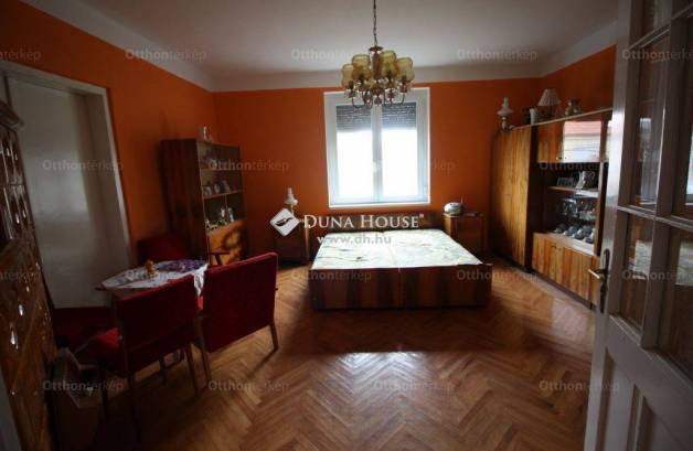 Eladó családi ház, Veszprém, 3 szobás