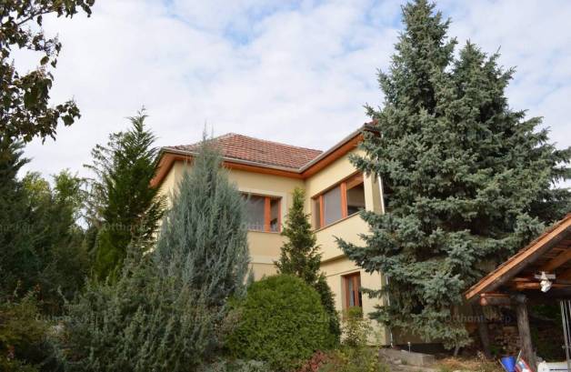 Családi ház eladó Zsámbék, a Petőfi Sándor utcában, 285 négyzetméteres