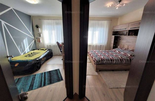 Tatabányai családi ház eladó, 190 négyzetméteres, 5 szobás