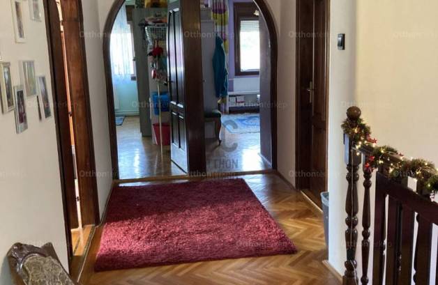 Eladó családi ház, Debrecen, 5 szobás