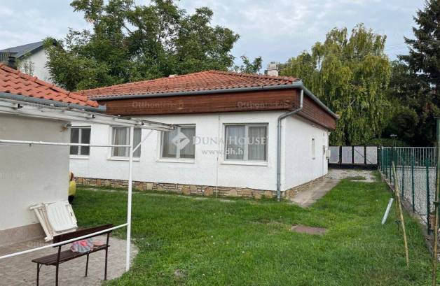 Családi ház eladó Balatonföldvár, 180 négyzetméteres
