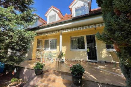 Budapest eladó családi ház Testvérhegyen, 366 négyzetméteres
