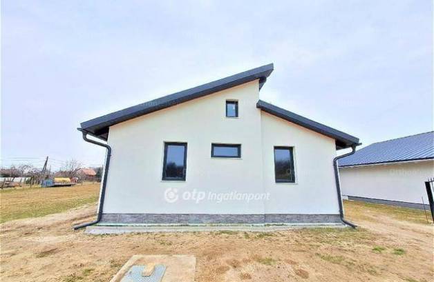 Tápiószele eladó új építésű lakás a Széchenyi úton