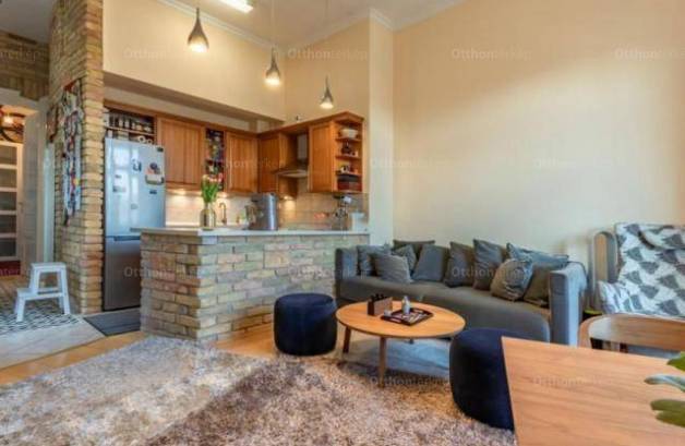 Budapesti lakás eladó, 63 négyzetméteres, 2+1 szobás
