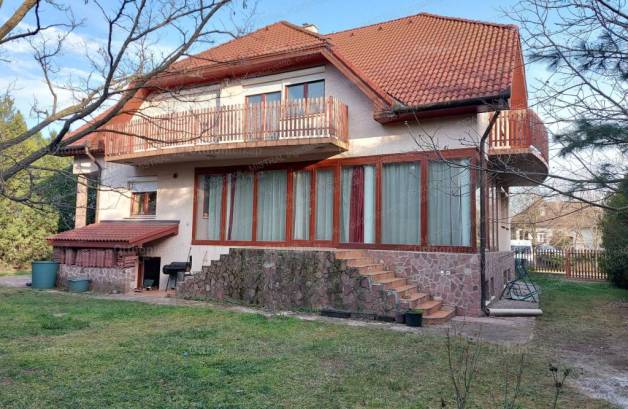 Eladó 6 szobás családi ház Budapest