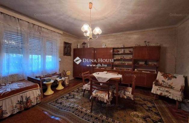 Pécs 4 szobás családi ház eladó