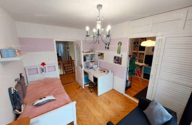 Győri eladó lakás, 4 szobás, 175 négyzetméteres