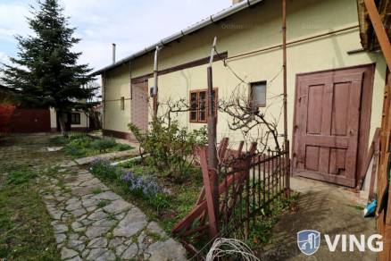 Szarvasi családi ház eladó, 80 négyzetméteres, 3 szobás