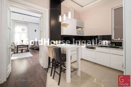 Budapesti lakás eladó, 102 négyzetméteres, 4 szobás