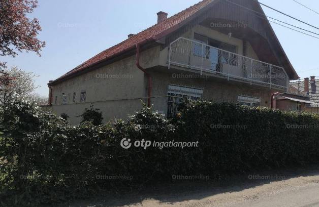 Tiszaföldvár családi ház eladó, 5+1 szobás