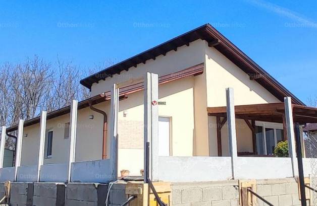 Vácrátóti új építésű családi ház eladó, 100 négyzetméteres, 4 szobás