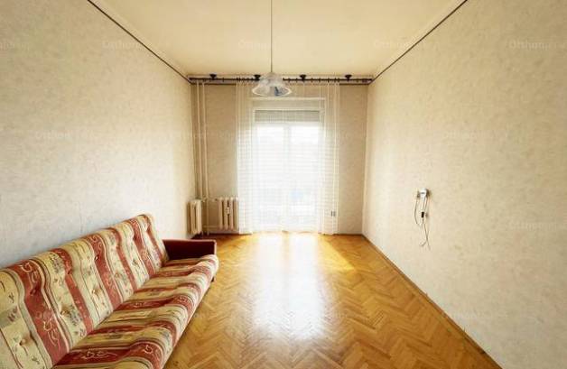 Dunaújvárosi eladó lakás, 2+1 szobás, 63 négyzetméteres