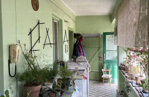 Bajai eladó családi ház, 4 szobás, 120 négyzetméteres
