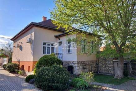 Eladó 3 szobás családi ház Csillaghegyen, Budapest