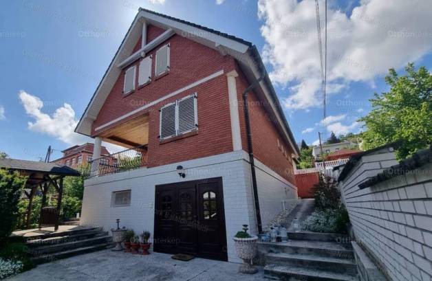 Balatonalmádi eladó családi ház