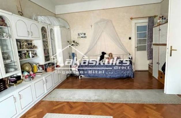 Soproni lakás eladó, 109 négyzetméteres, 3+1 szobás