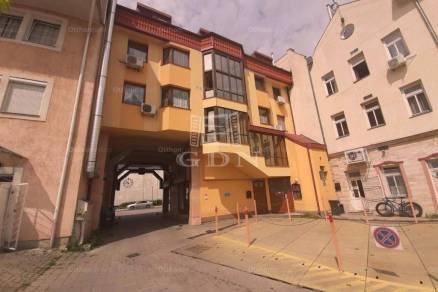 Székesfehérvári lakás kiadó Várkörút, 120 négyzetméteres