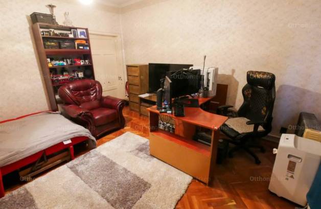 Debreceni eladó családi ház, 3 szobás, a Bihari utcában