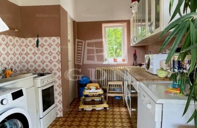Budapesti eladó családi ház, 3 szobás, 100 négyzetméteres